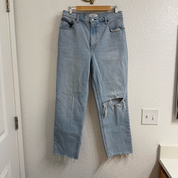 Abercrombie & Fitch The 90’s Straight Ultra High Rise Size 31 | 12R - Picture 1 of 3